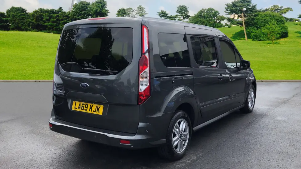 Ford Tourneo Connect Tourneo Connect 1.5 EcoBlue Kısa Titanium 2