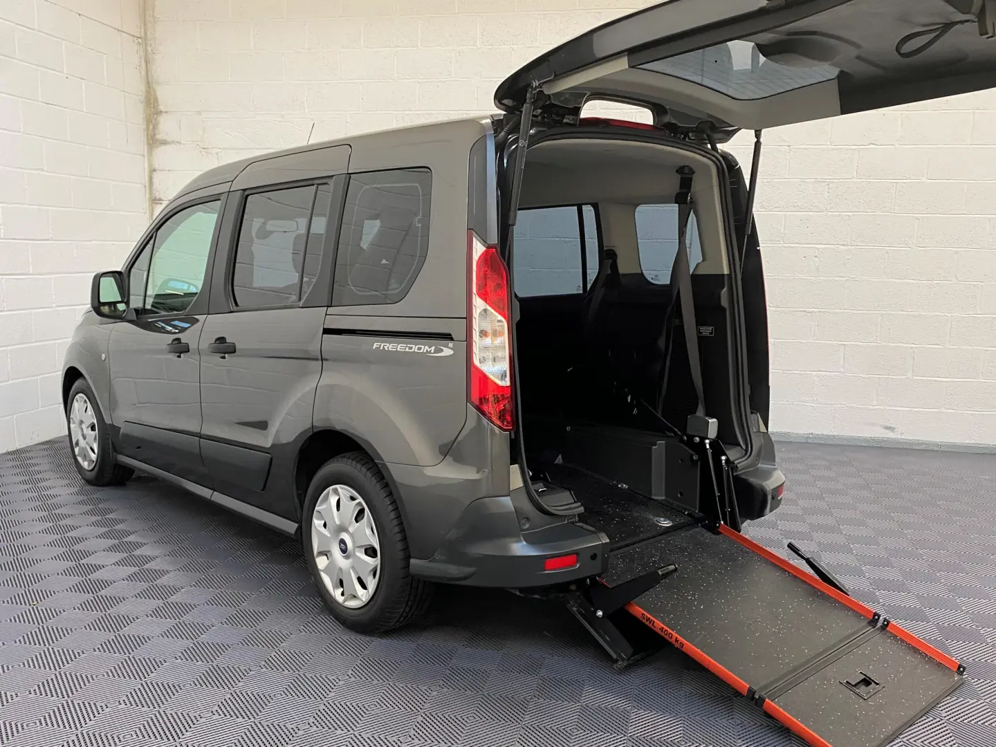 Ford Tourneo Connect Tourneo Connect 1.5 TDCI SWB Deluxe 0