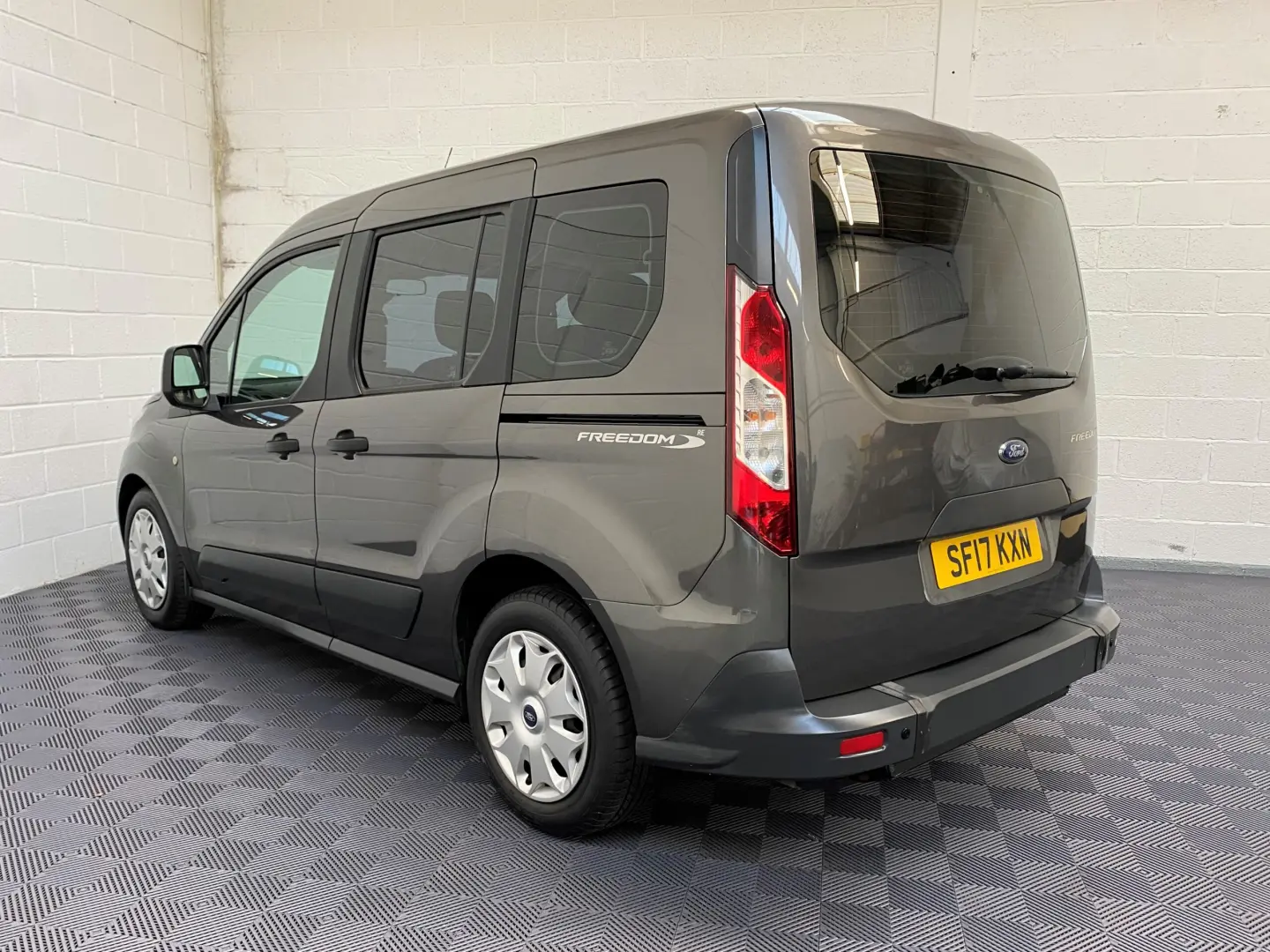 Ford Tourneo Connect Tourneo Connect 1.5 TDCI SWB Deluxe 1