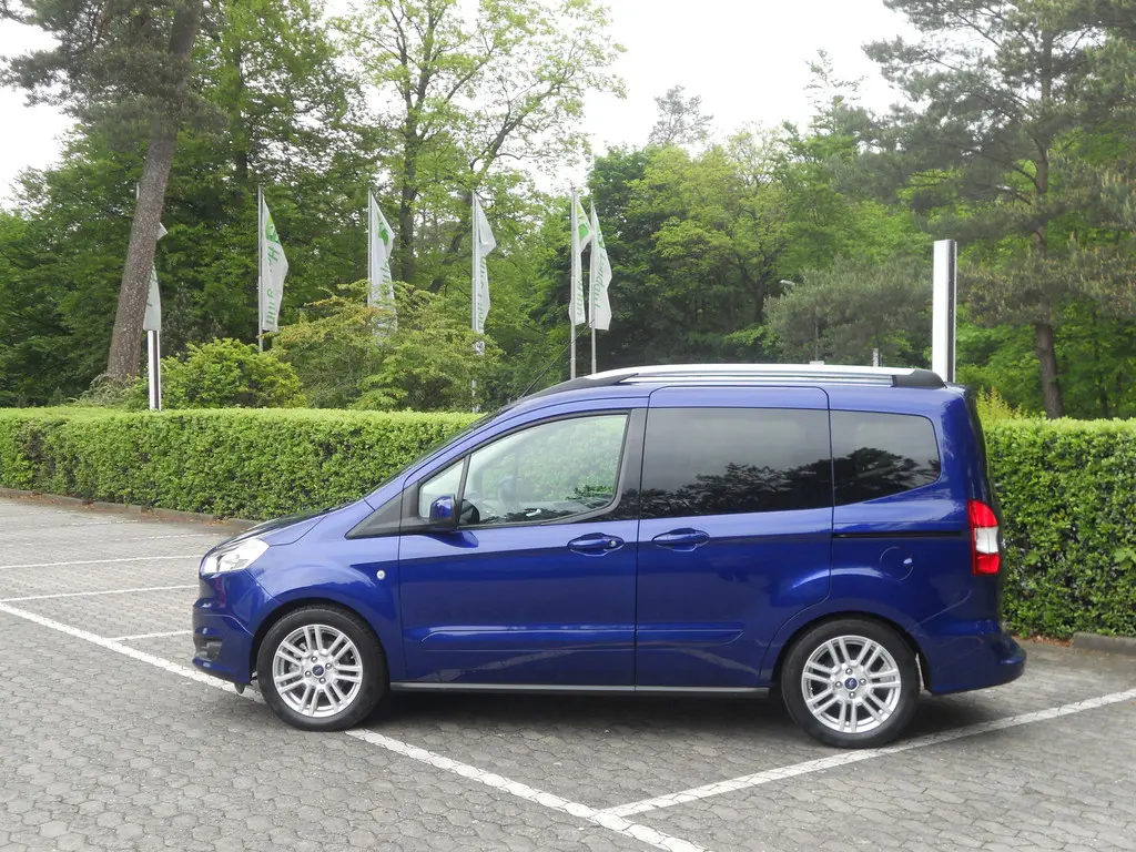 Ford Tourneo Courier Tourneo Courier 1.0 EcoBoost Colorline 2