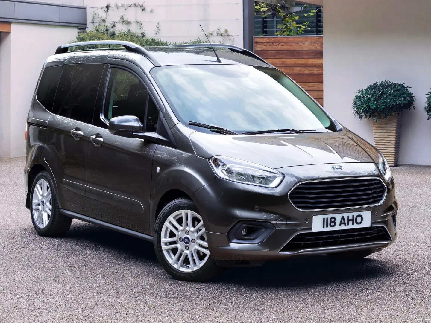 Ford Tourneo Courier Tourneo Courier 1.5 TDCI Titanium Plus 0
