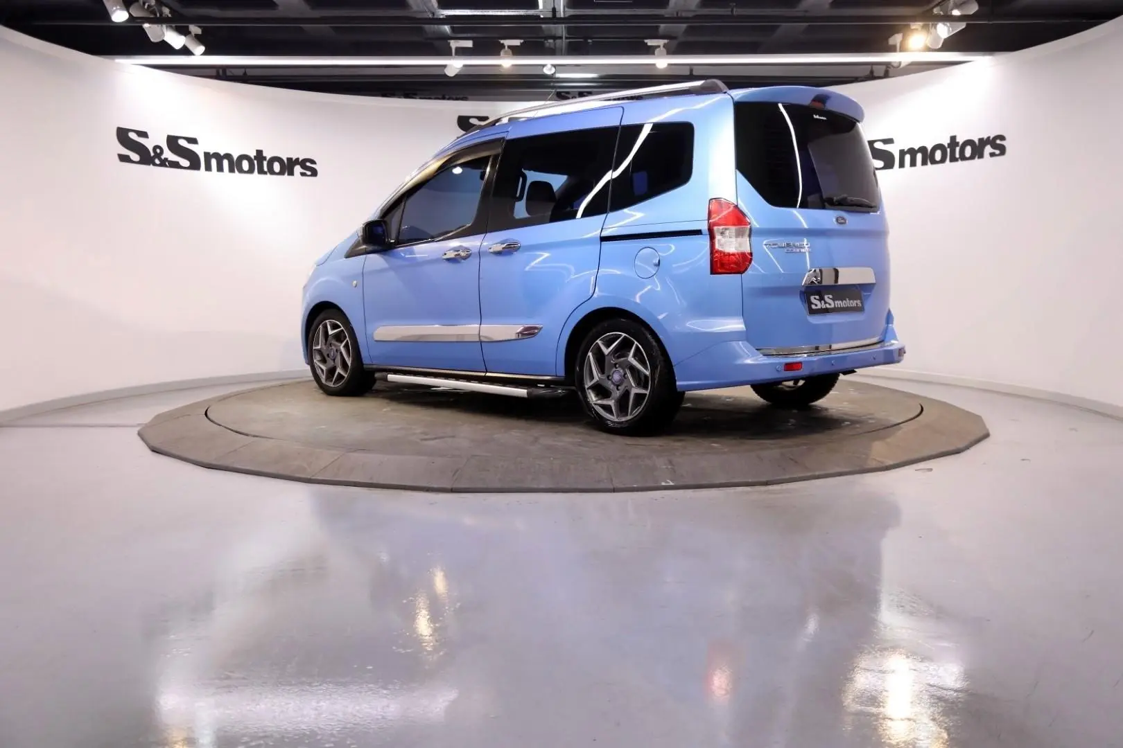 Ford Tourneo Courier Tourneo Courier 1.5 TDCI Delux 6