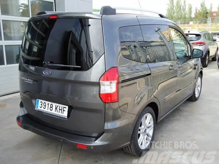 Ford Tourneo Courier Tourneo Courier 1.5 TDCI Titanium 4