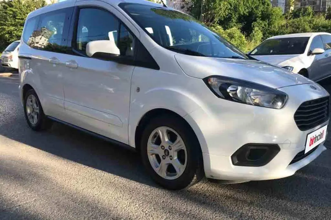 Ford Tourneo Courier Tourneo Courier 1.5 TDCI Trend 5
