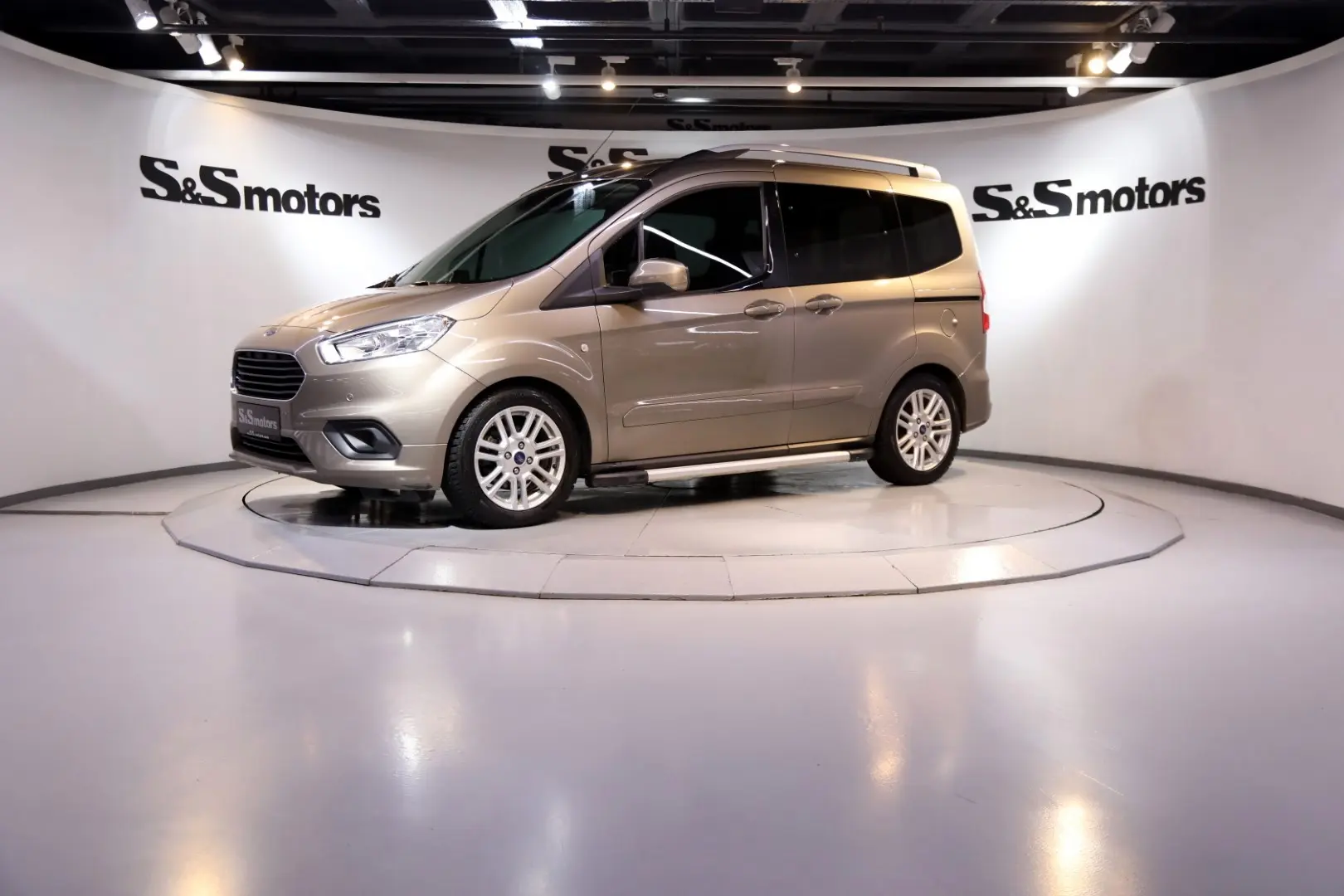 Ford Tourneo Courier Tourneo Courier 1.5 TDCI Titanium Plus 5