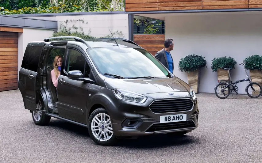 Ford Tourneo Courier Tourneo Courier 1.5 TDCI Titanium Plus 3