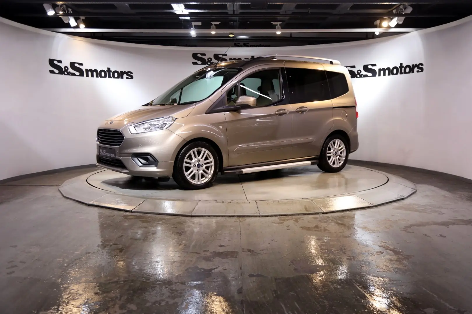 Ford Tourneo Courier Tourneo Courier 1.5 TDCI Titanium Plus 5