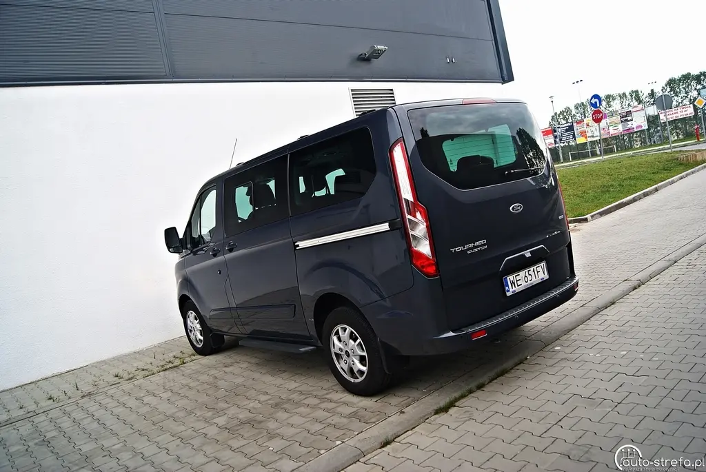 Ford Tourneo Custom Tourneo Custom 2.2 TDCI 300 S Titanium 3
