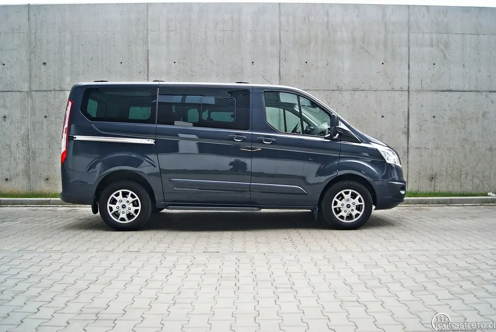 Ford Tourneo Custom Tourneo Custom 2.2 TDCI 300 S Titanium 4