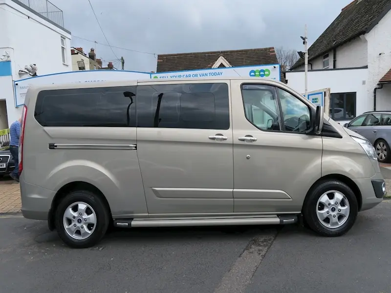 Ford Tourneo Custom Tourneo Custom 2.2 TDCI 300 S Titanium Plus 6