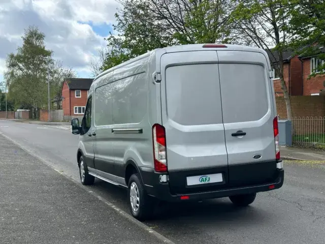 Ford Transit Transit 2.0 EcoBlue 350 L Deluxe 6