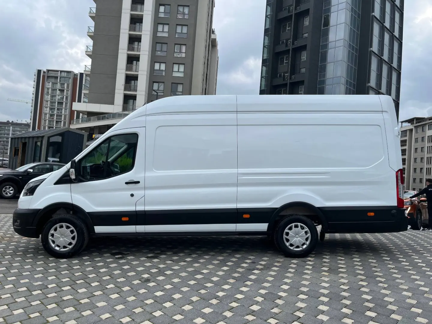 Ford Transit Transit 350 E Ekstra uzun şasi 6