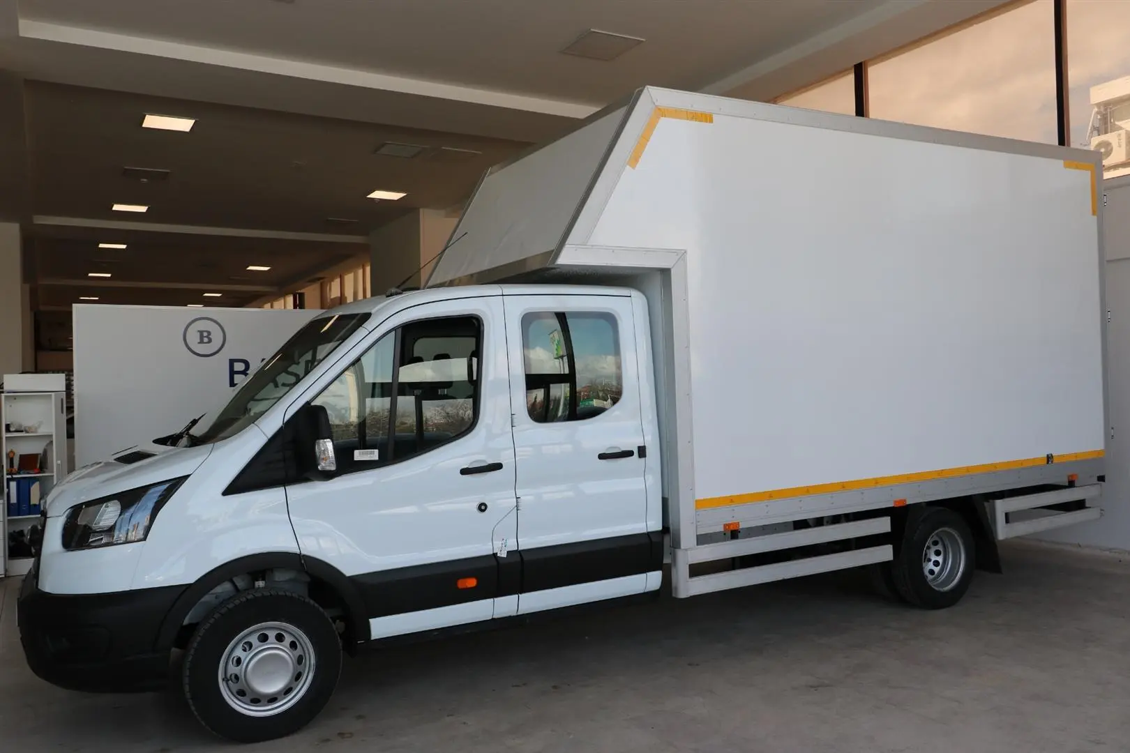 Ford Transit Transit 460 ED Ekstra uzun şasi çift arka teker 6