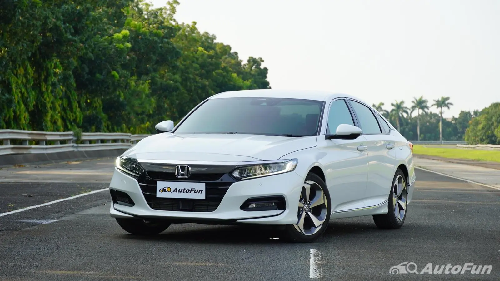 Honda Accord Accord 1.5 VTEC Executive CVT 6