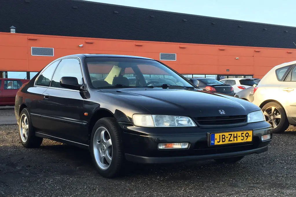 Honda Accord Accord 2.0i ES 6