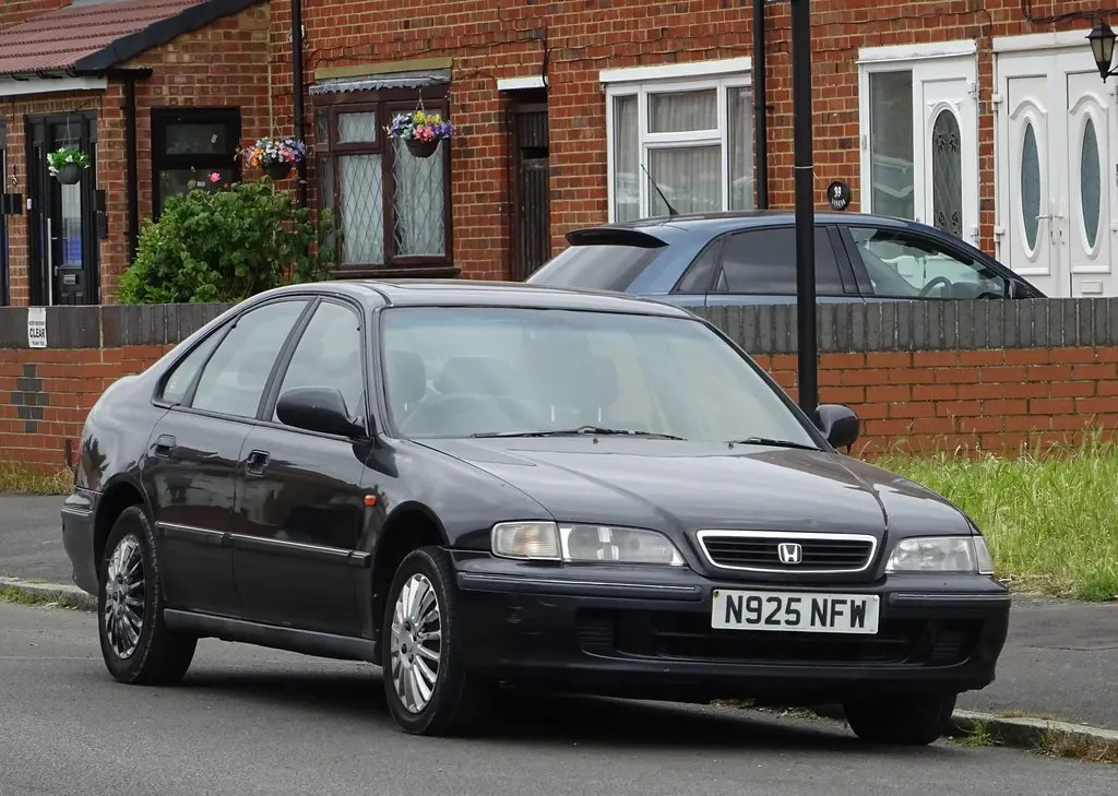 Honda Accord Accord 2.0i LS 4