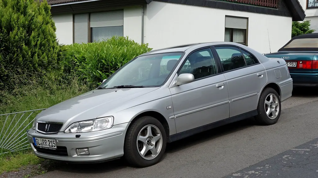 Honda Accord Accord 2.0i ES 1