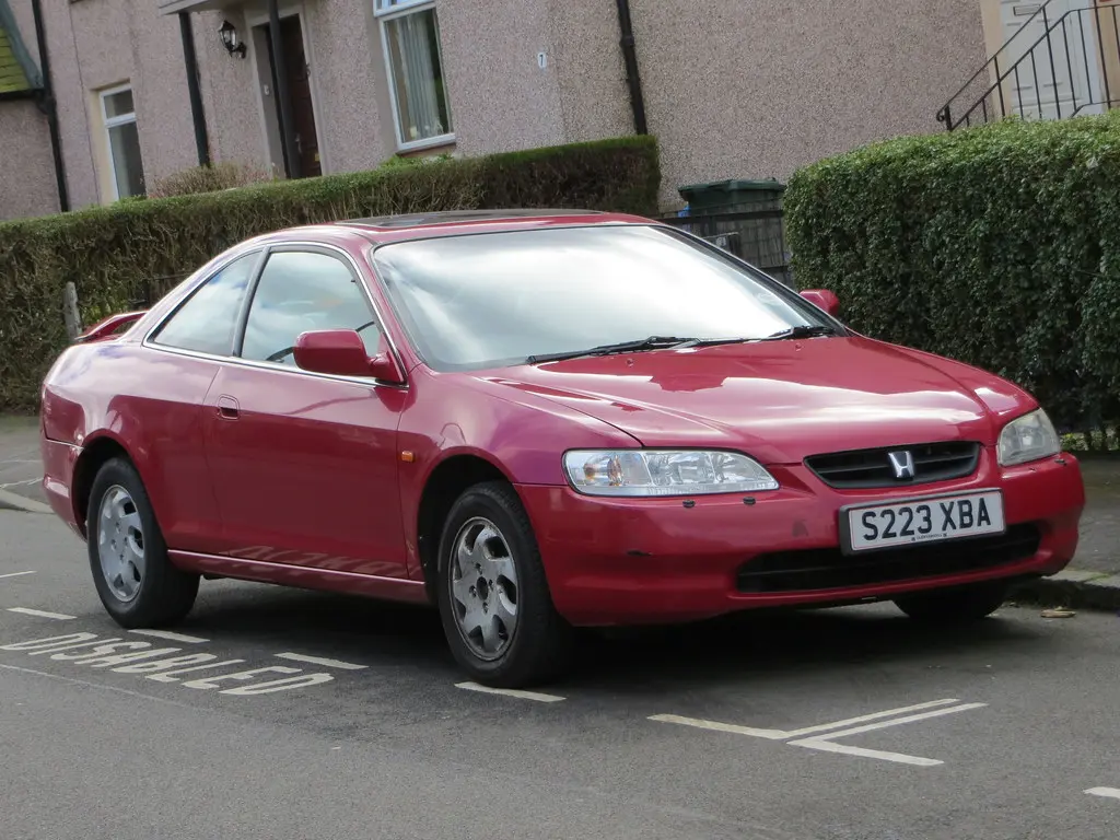 Honda Accord Accord 2.0i ES 4