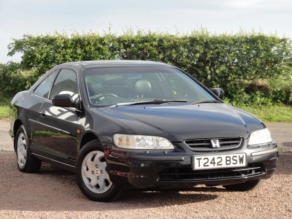 Honda Accord Accord 2.0i ES 6