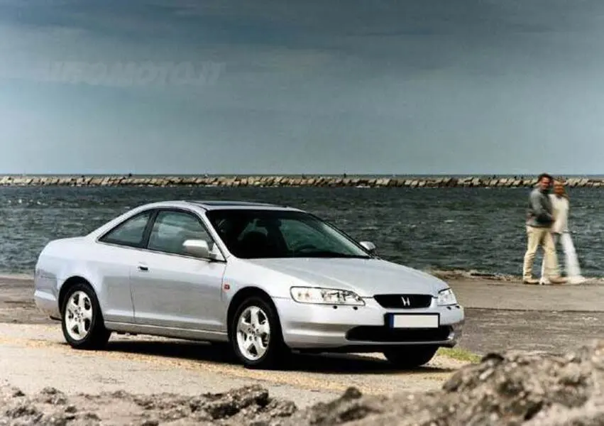 Honda Accord Accord 2.0i ES 5