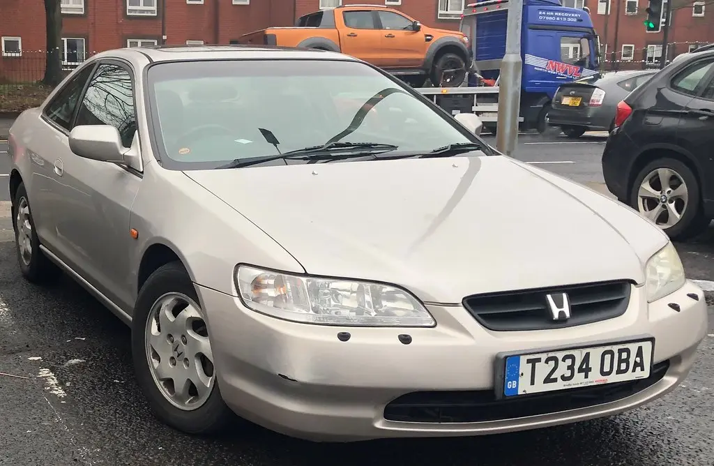 Honda Accord Accord 2.0i ES 5