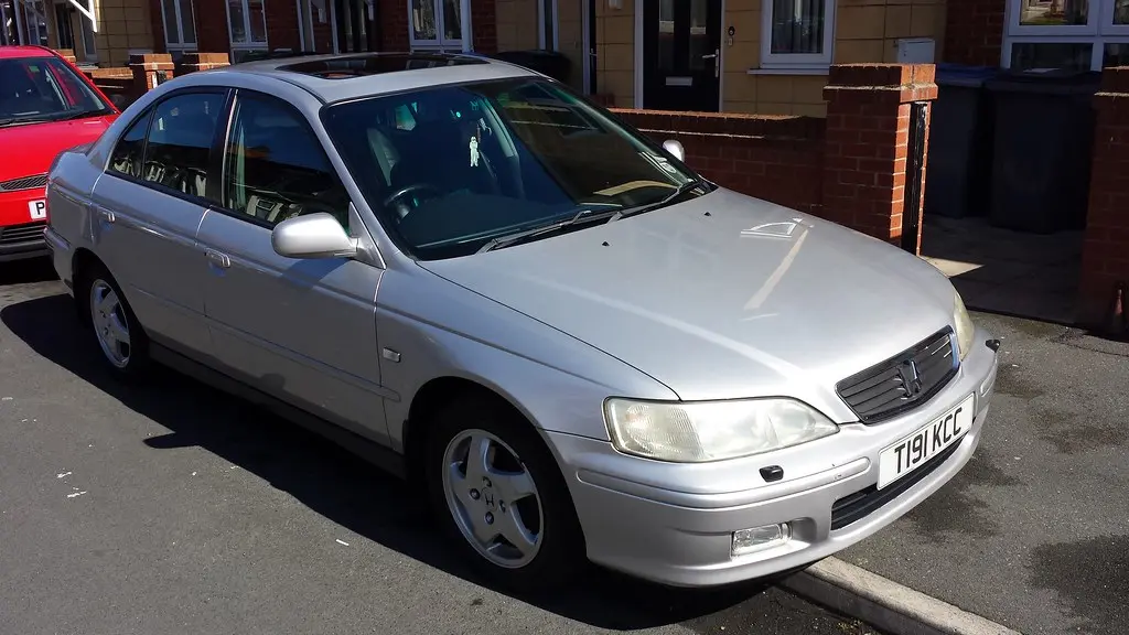 Honda Accord Accord 2.0i ES 6