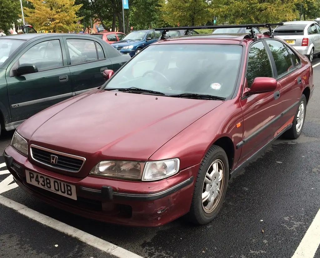 Honda Accord Accord 2.0i ES 6