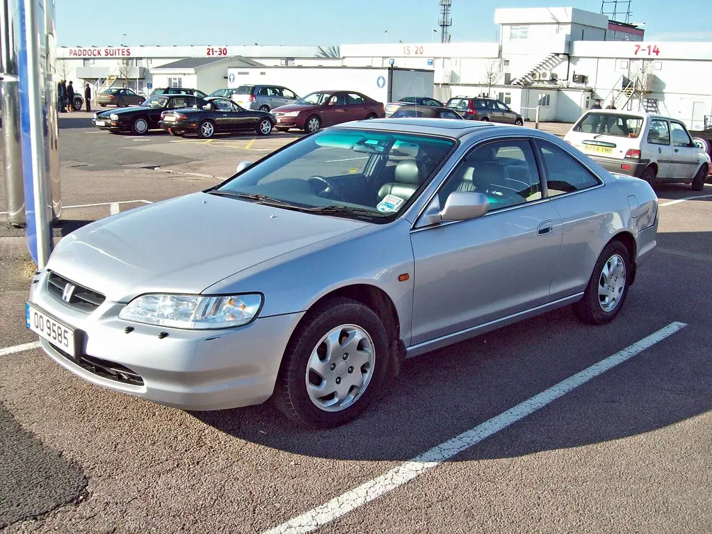 Honda Accord Accord 2.0i ES 5