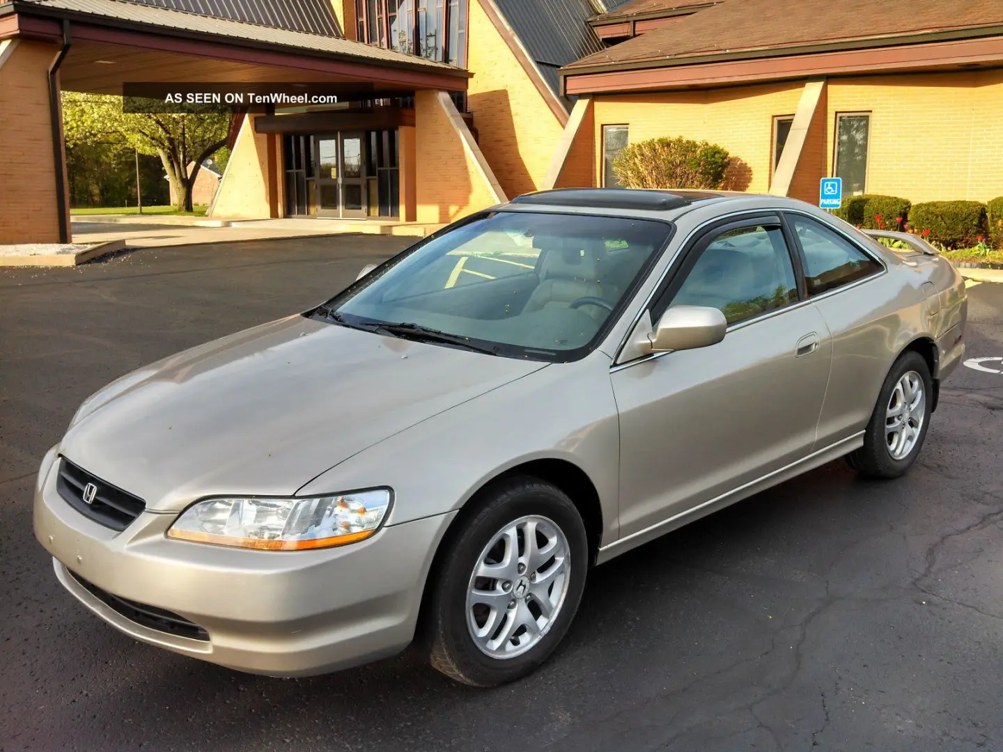 Honda Accord Accord 2.0i ES 4