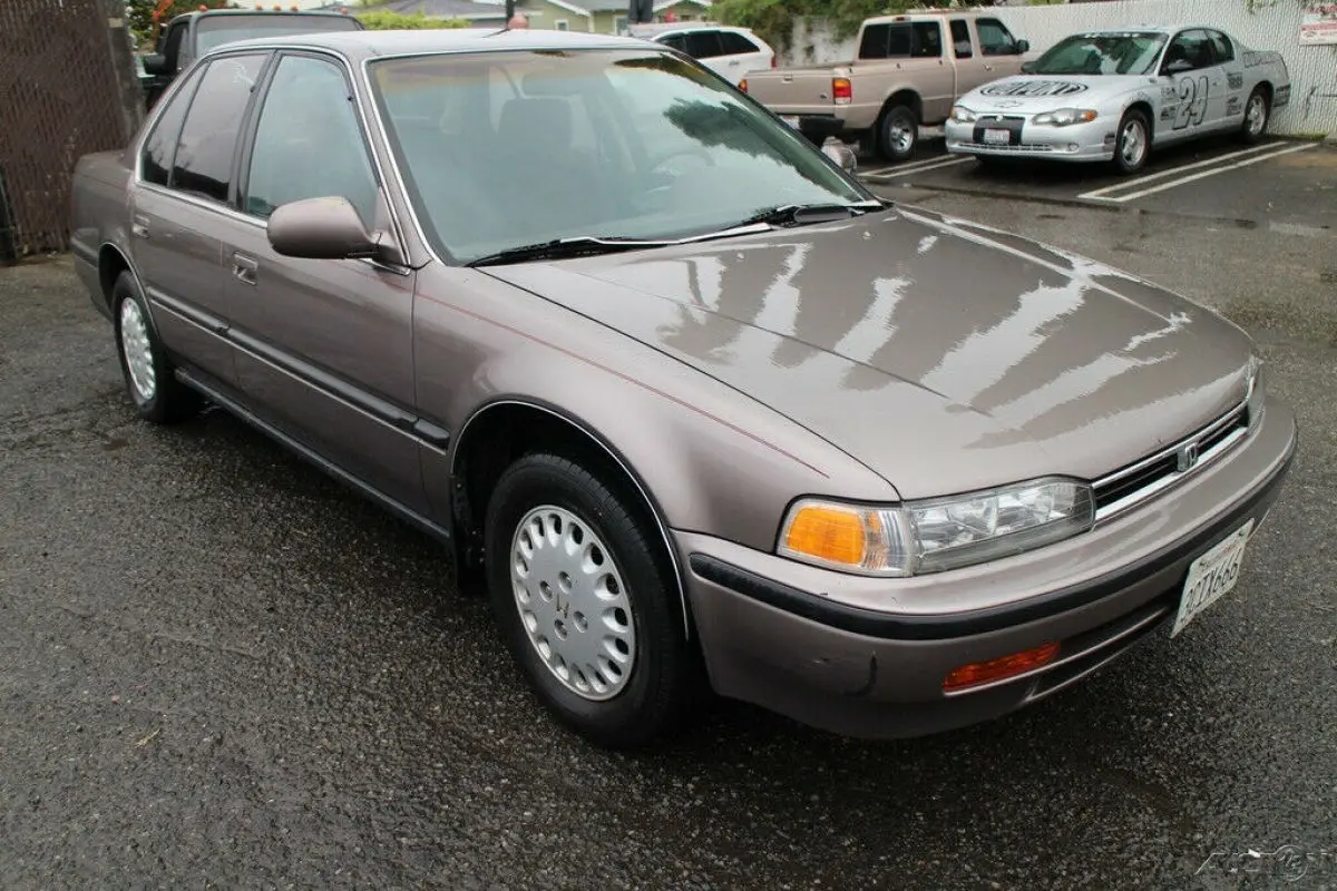 Honda Accord Accord 2.0i S 3