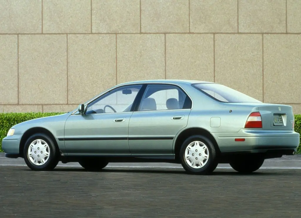 Honda Accord Accord 2.0i LS 2