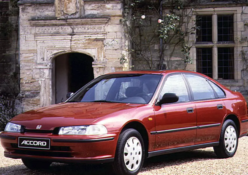 Honda Accord Accord 2.0i LS 5