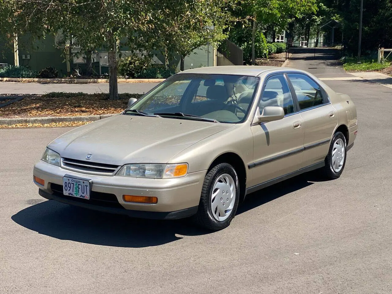 Honda Accord Accord 2.0i LS 6