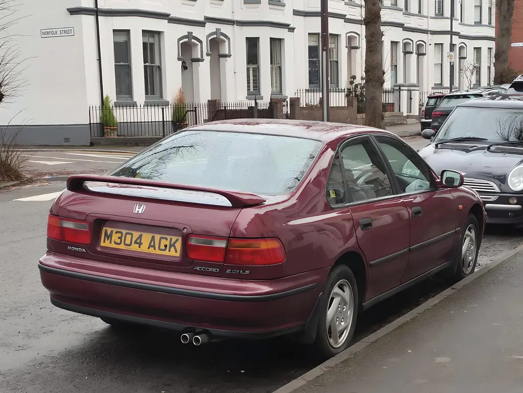 Honda Accord Accord 2.0i LS 7