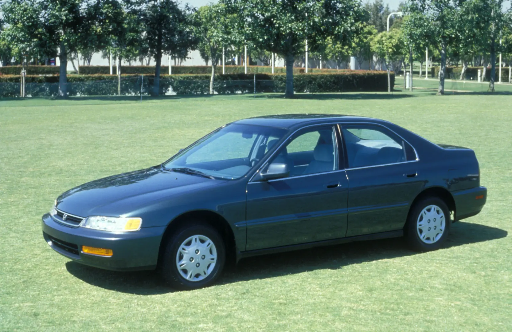 Honda Accord Accord 2.0i LS 6