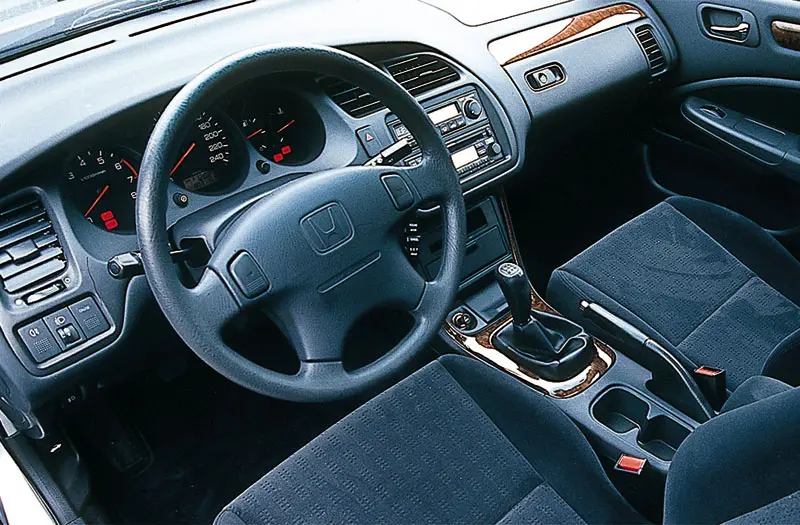 Honda Accord Accord 2.3i ES 6