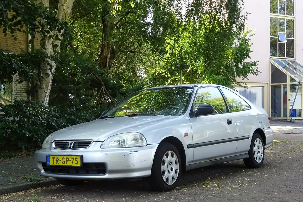 Honda Civic Civic 1.6i LS 3