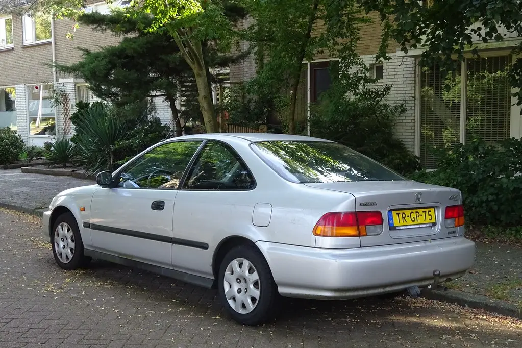 Honda Civic Civic 1.6i LS 5