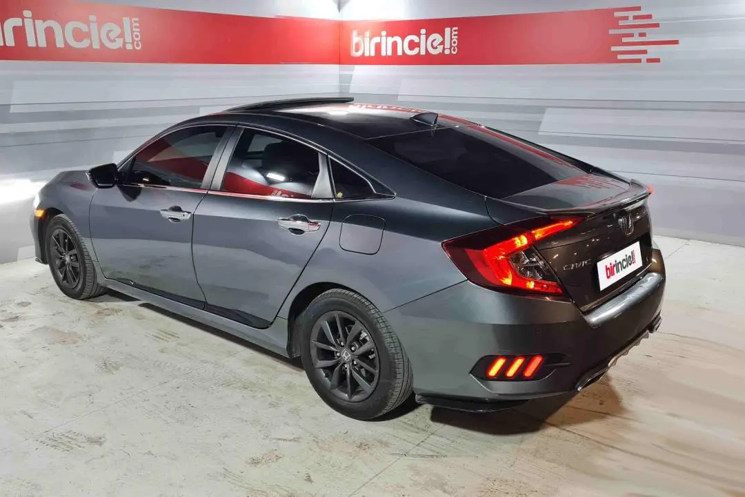 Honda Civic Civic 1.6L Elegance 3