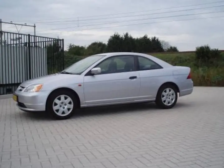 Honda Civic Civic 1.7i LS 4