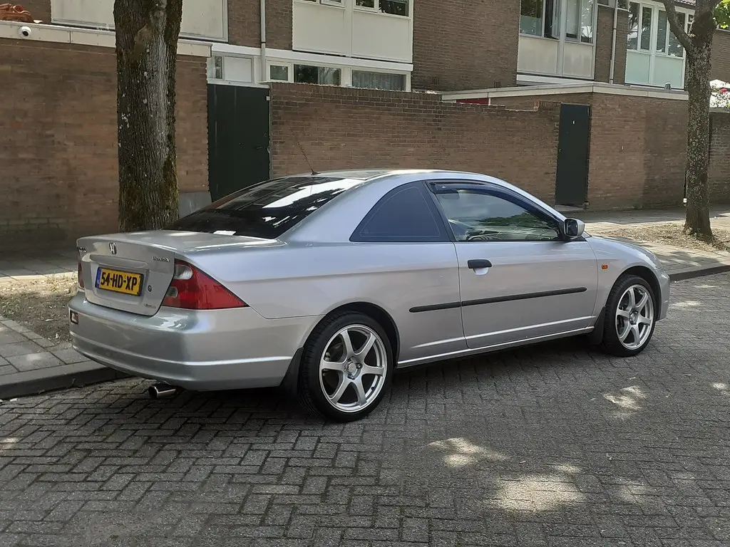 Honda Civic Civic 1.7i LS 5