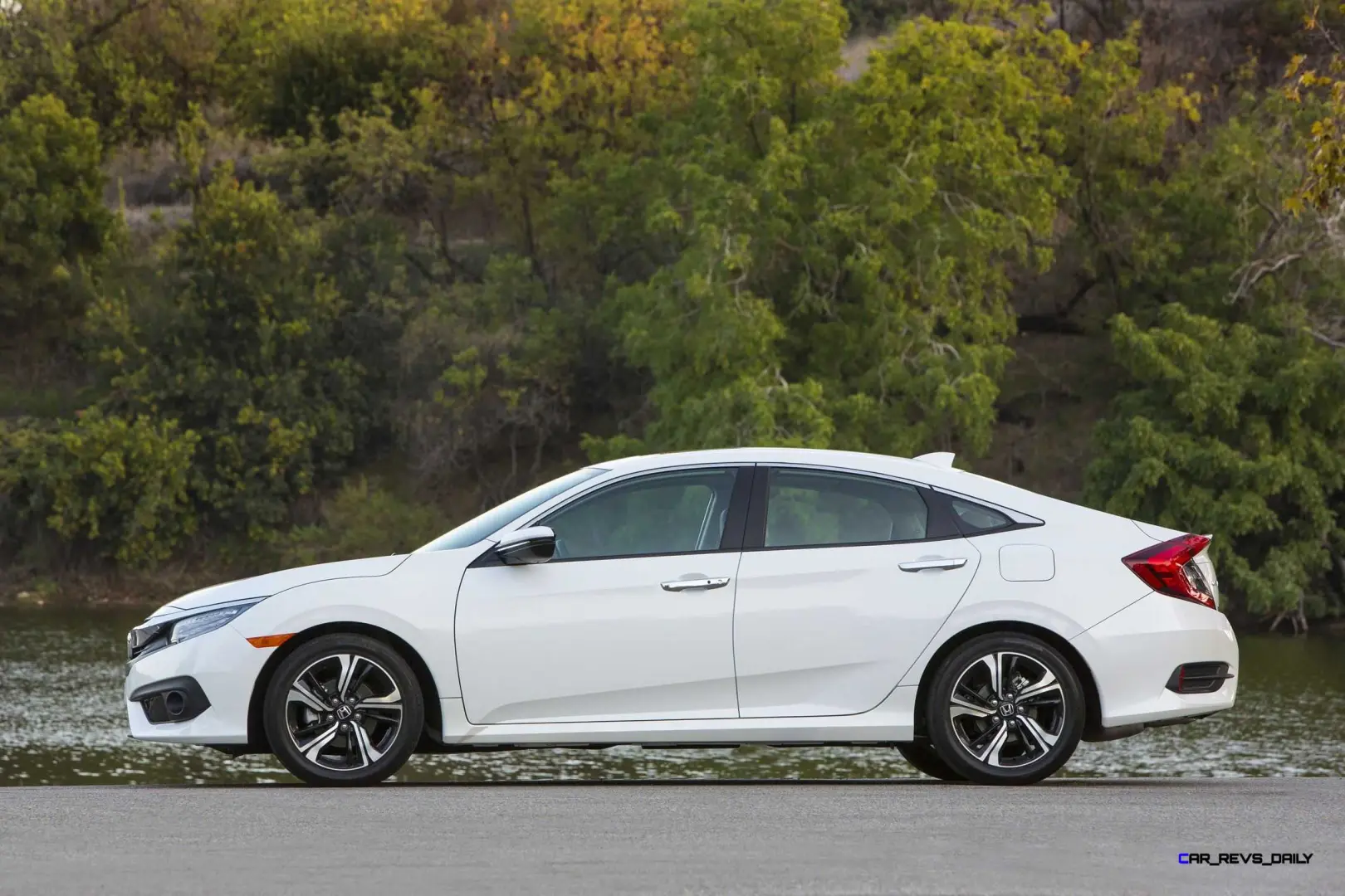 Honda Civic Civic Sedan 1.6 i-VTEC Elegance 2