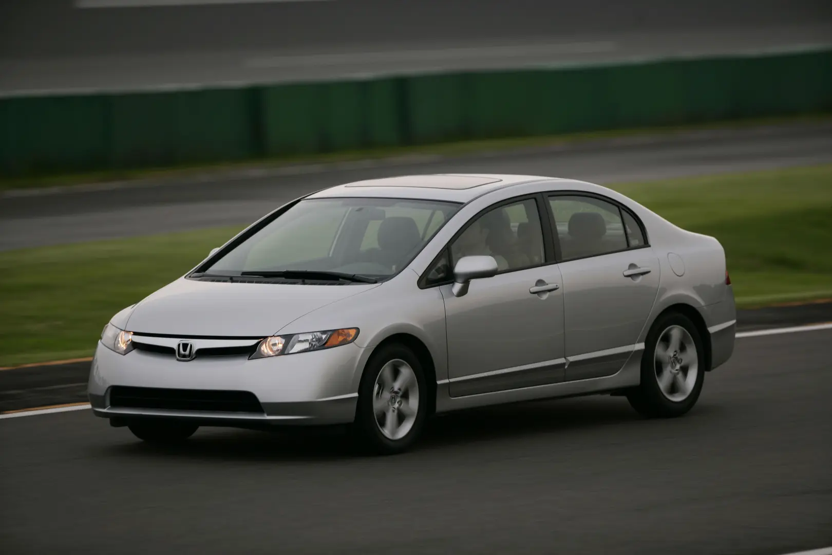 Honda Civic Civic Sedan 1.6 i-VTEC Elegance 2