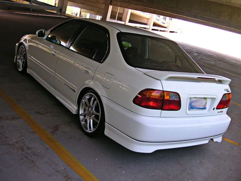 Honda Civic Civic Sedan 1.6i VTEC ES 6
