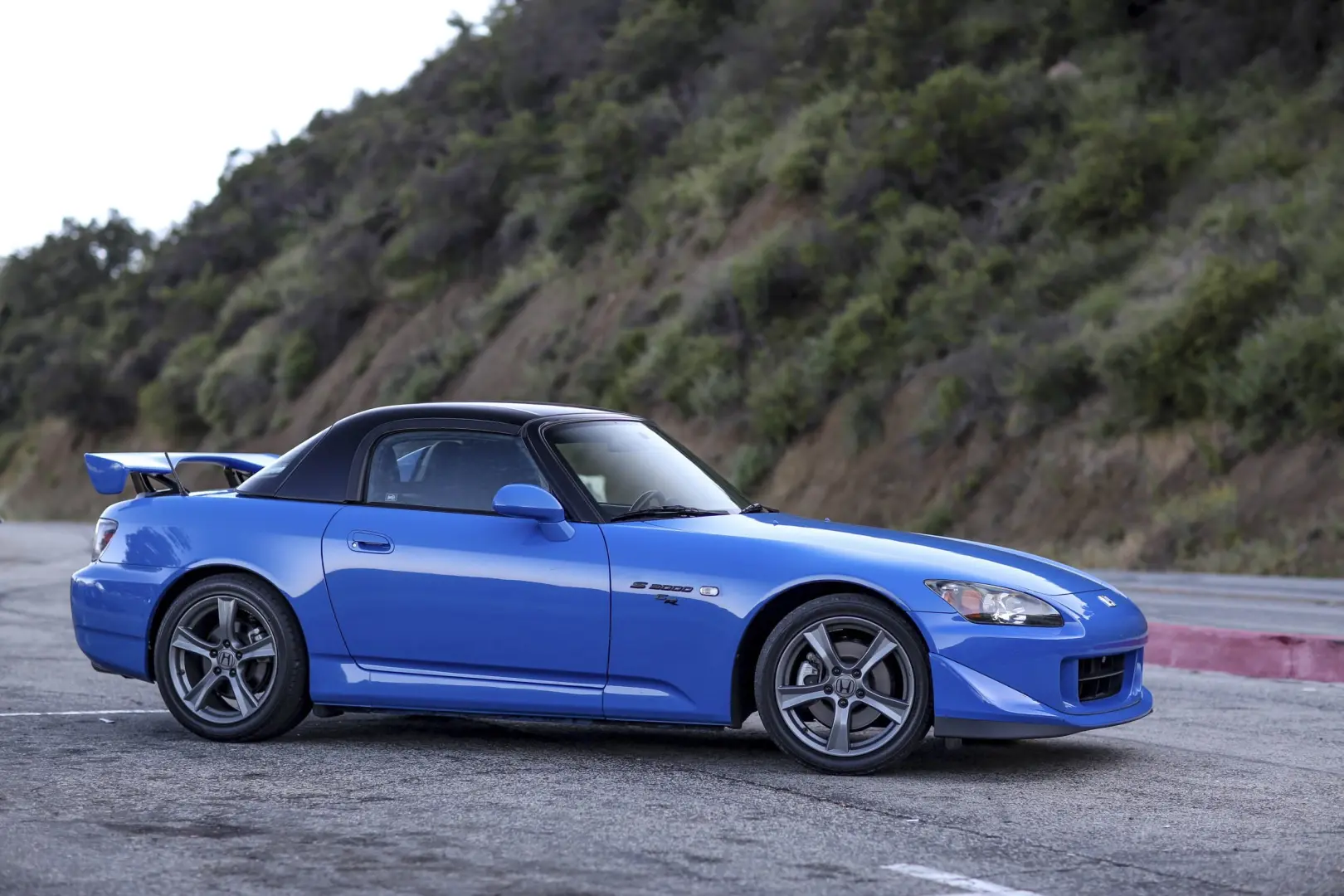 Honda  S 2000 2.0 3