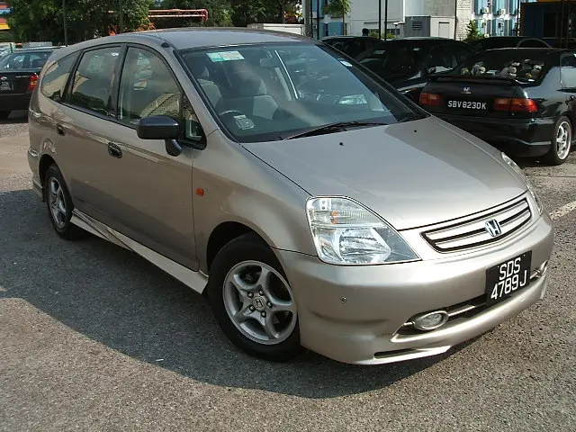 Honda Stream Stream 1.7 ES 4