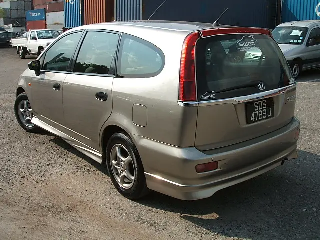 Honda Stream Stream 1.7 ES 2