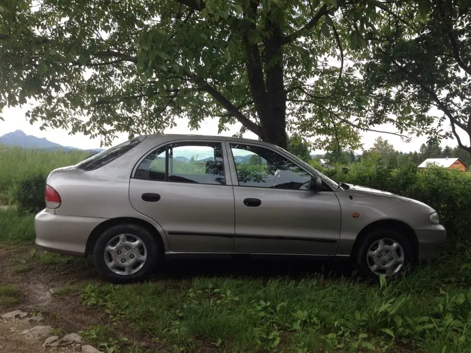 Hyundai Accent Accent 1.3 LS 4