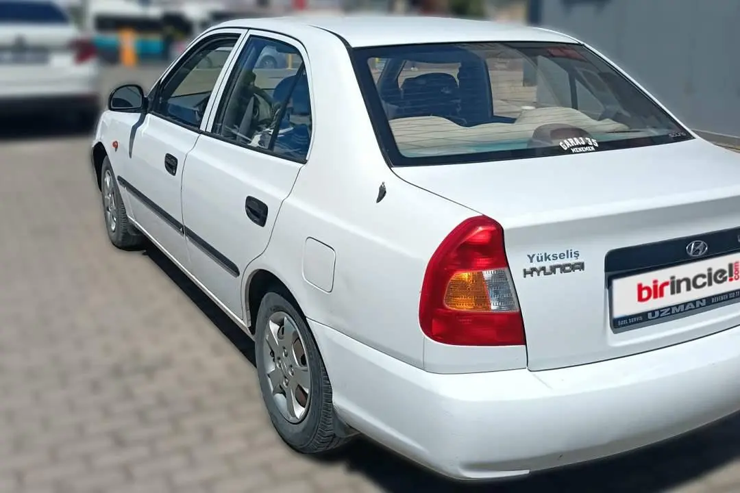 Hyundai Accent Accent 1.3 LS AB 2