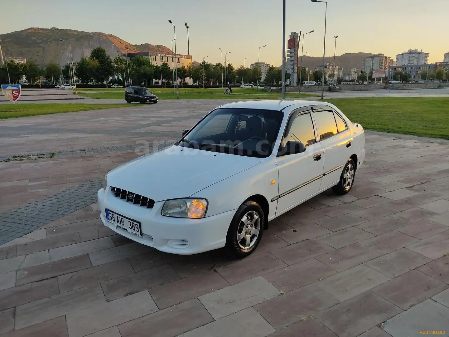 Hyundai Accent Accent 1.3 LX Allegro 1